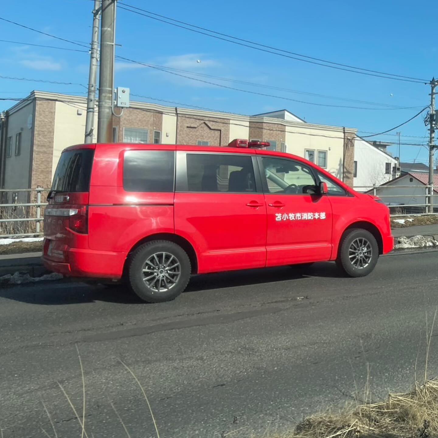 #働くデリカ 発見ちゃんと赤く塗ってるんですね。#デリカd5 #三菱自動車 #苫小牧市消防本部 #d5jasper #delicad5 #mitsubishimotors #firefighter